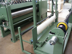 Unwind station of roll slitter type RSR